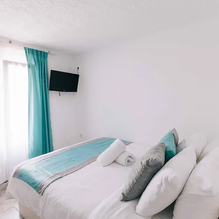 Kafieris View Apartmanhotel 2*