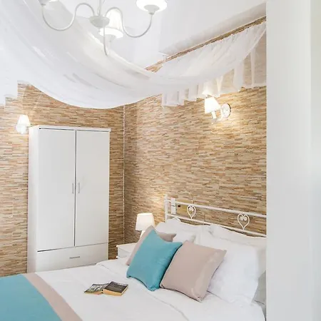 Kafieris View Apartahotel 4*